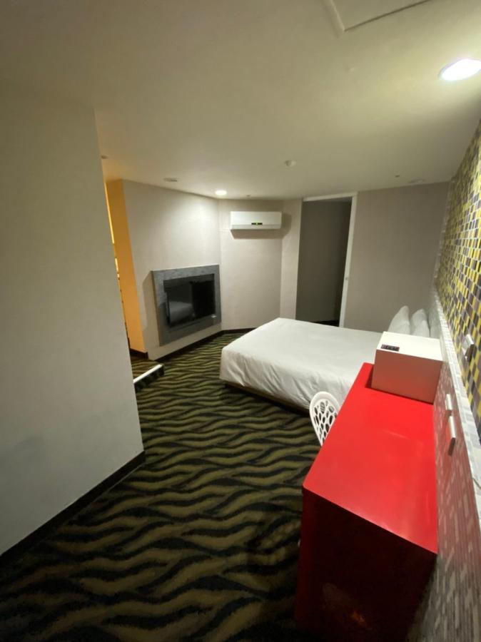 Starry Night Hotel Тайбей Екстер'єр фото